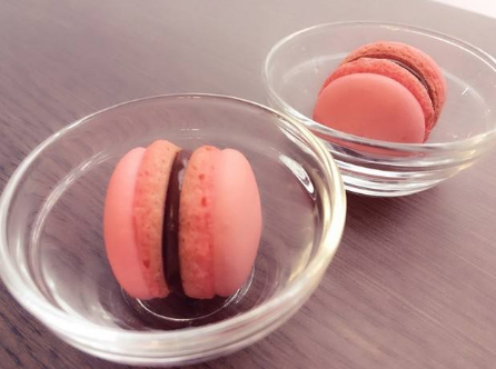 经营奶茶店是选择加盟好？还是自创品牌好?