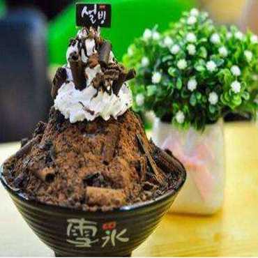 大学生创业加盟允儿雪冰饮品的故事