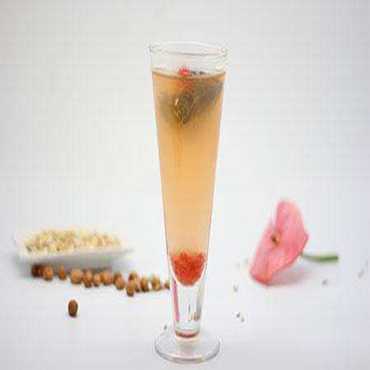 经营奶茶店除了服务和品质，还有哪几点更吸引顾客？