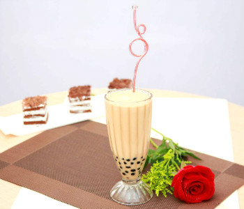 现代社会人们的生活水平在不断提高，对于饮品的要求也在逐渐提升。张阿姨奶茶就充分的引进顶级的奶茶技术，不断研发出以健康时尚为主题的新饮品，奶茶加盟哪个品牌开店比较好？加盟张阿姨奶茶好不好？