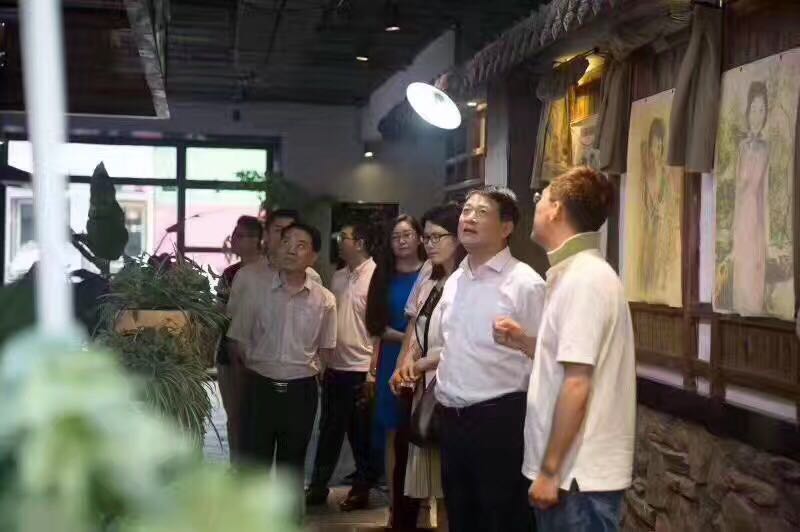 青岛市政府办公厅一行到博多工贸集团青岛分公司考察指导