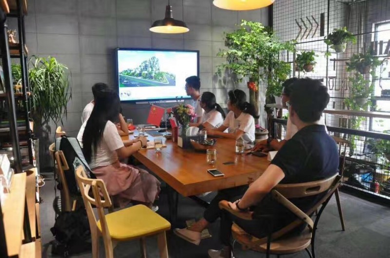 青岛科技大学副院长一行参观博多工贸总部